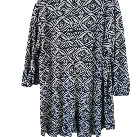 Lucky Brand navy blue and white patterned blouse - Picture 2 of 4